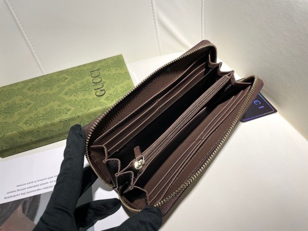 グッチ「Gucci」Marmontシリーズ ジッパーウォレット