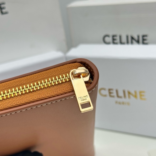 セリーヌ「Celine」ラージ ジップウォレット キュイル トリオンフ / スムースカーフスキン