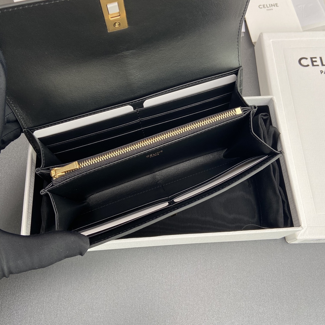 セリーヌ「Celine」TRIOMPHE16 光沢牛革財布