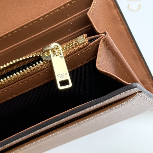 セリーヌ「Celine」ラージジップウォレット