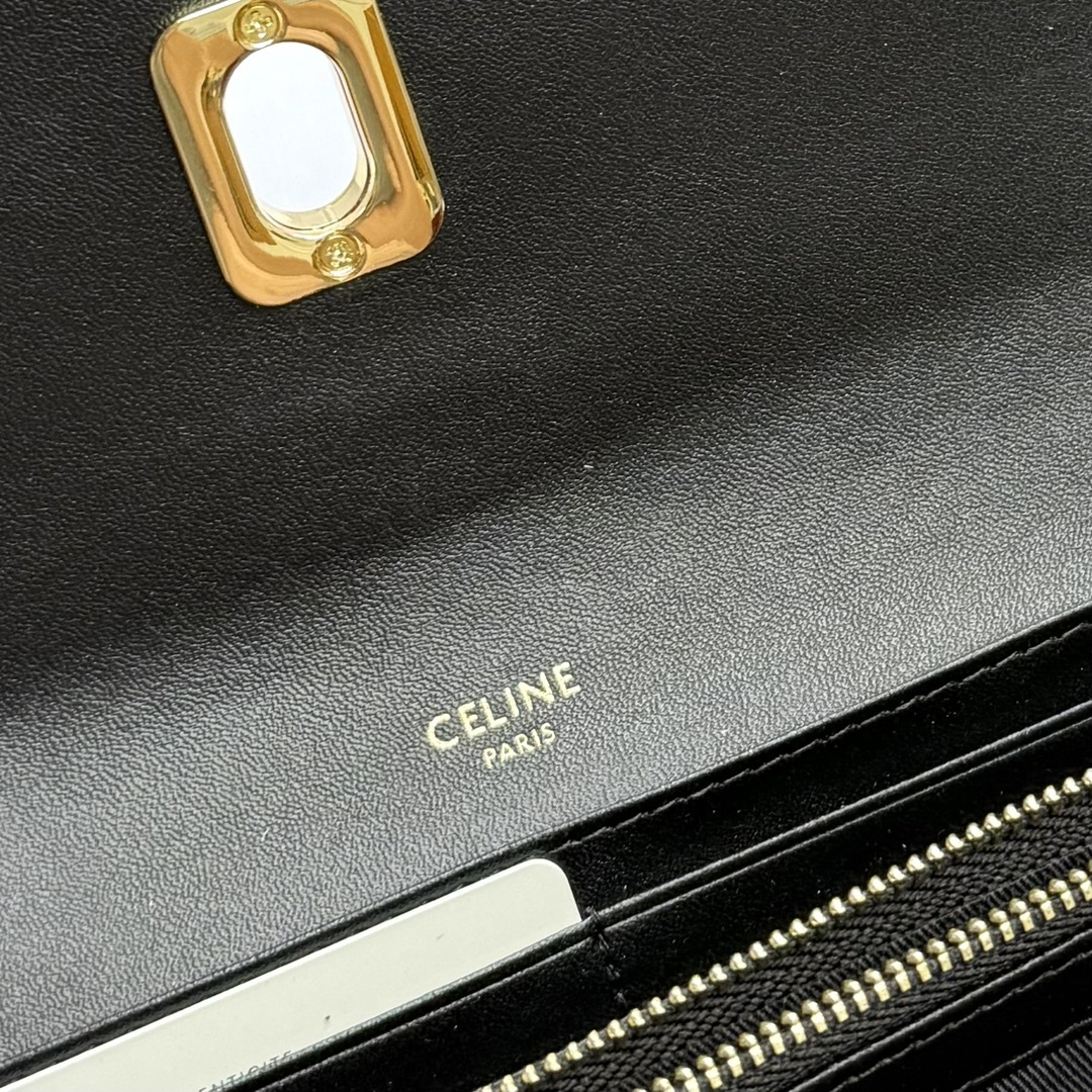 セリーヌ「Celine」ラージジップウォレット