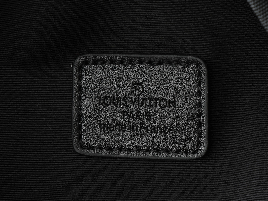 ルイ・ヴィトン「Louis Vuitton」Discovery チェストバッグ＆ウエストバッグ