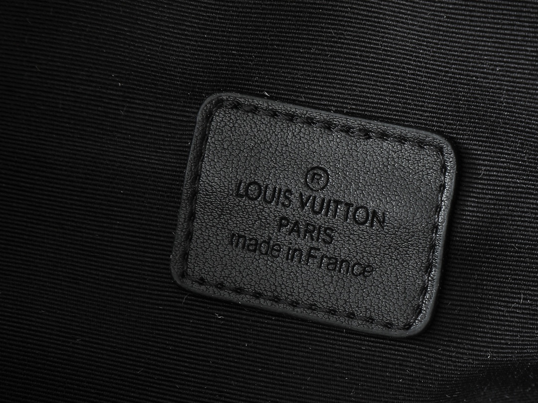 ルイ・ヴィトン「Louis Vuitton」Discovery チェストバッグ＆ウエストバッグ