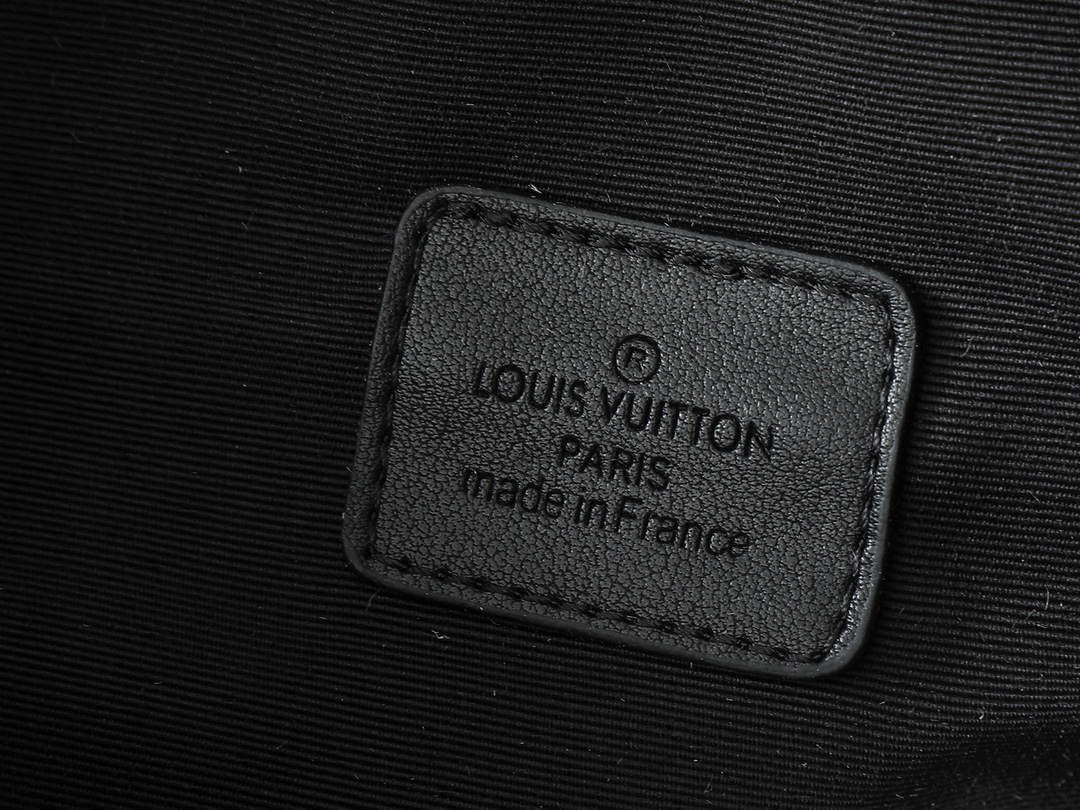 ルイ・ヴィトン「Louis Vuitton」Discovery チェストバッグ＆ウエストバッグ