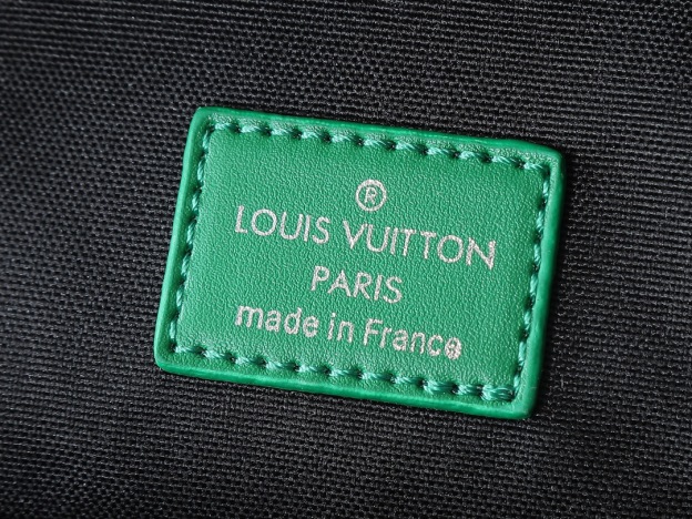 ルイ・ヴィトン「Louis Vuitton」Avenue スモールクラッチバッグ