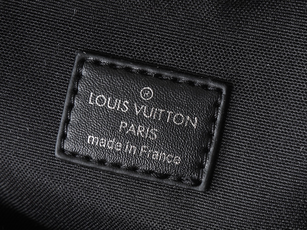 ルイ・ヴィトン「Louis Vuitton」Avenue スモールクラッチバッグ