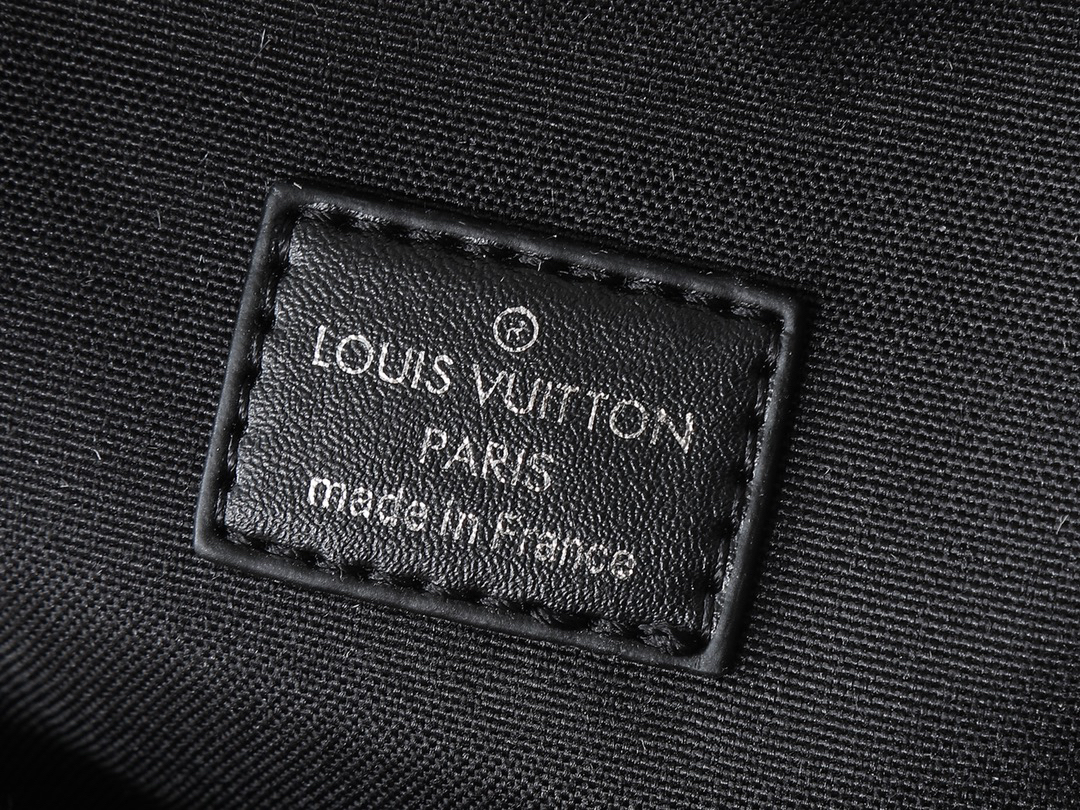 ルイ・ヴィトン「Louis Vuitton」Avenue スモールクラッチバッグ