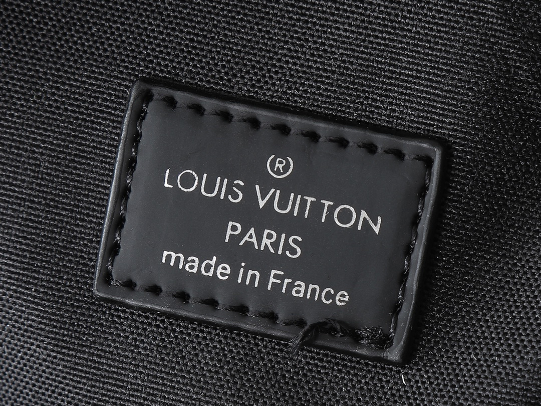 ルイ・ヴィトン「Louis Vuitton」Avenue スモールクラッチバッグ