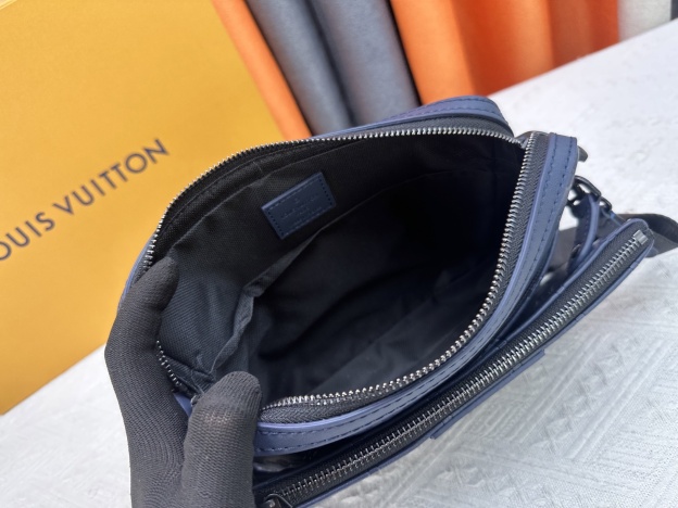 ルイ・ヴィトン「Louis Vuitton」新作 Trio メッセンジャーバッグ