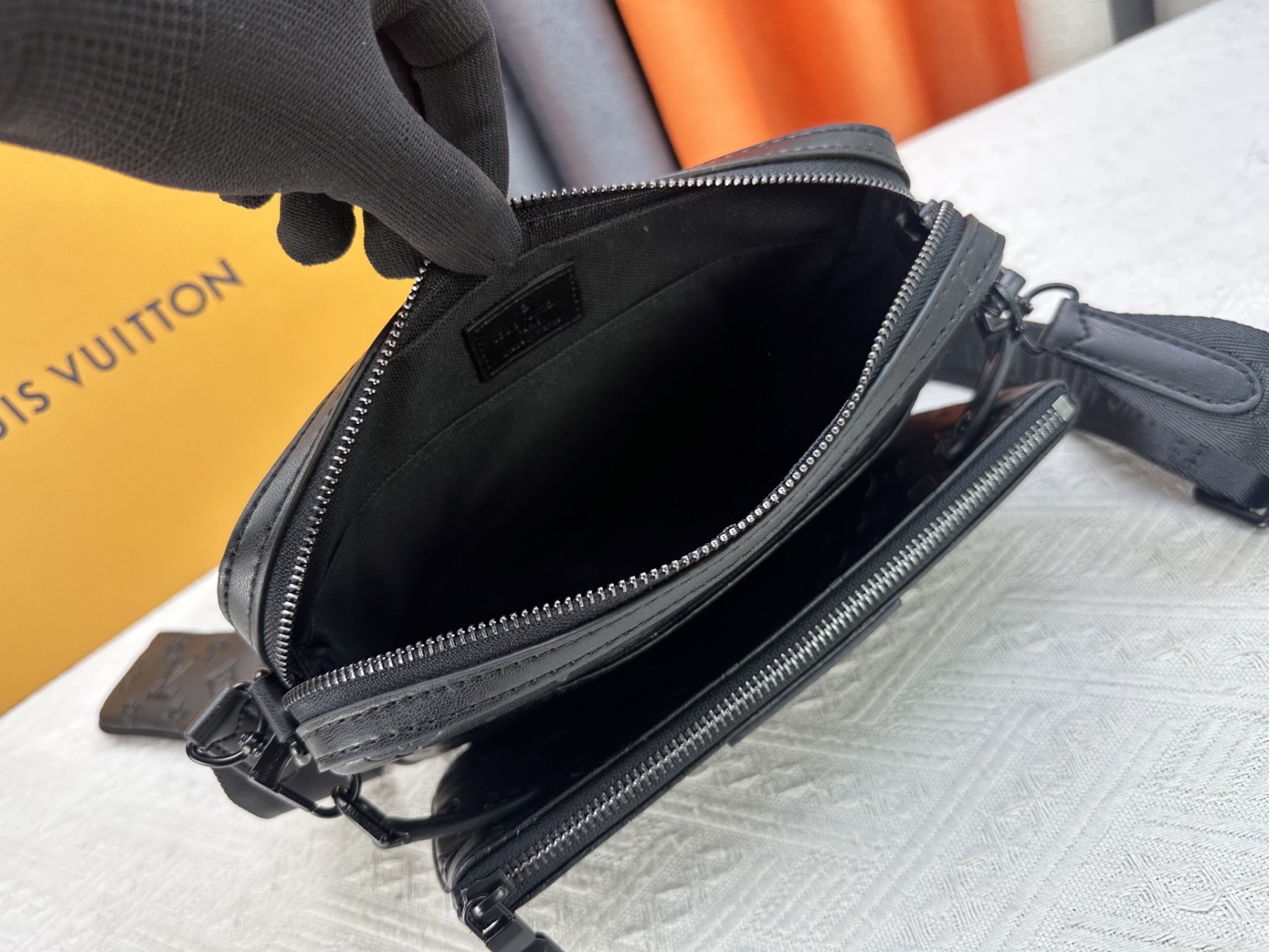 ルイ・ヴィトン「Louis Vuitton」新作 Trio メッセンジャーバッグ