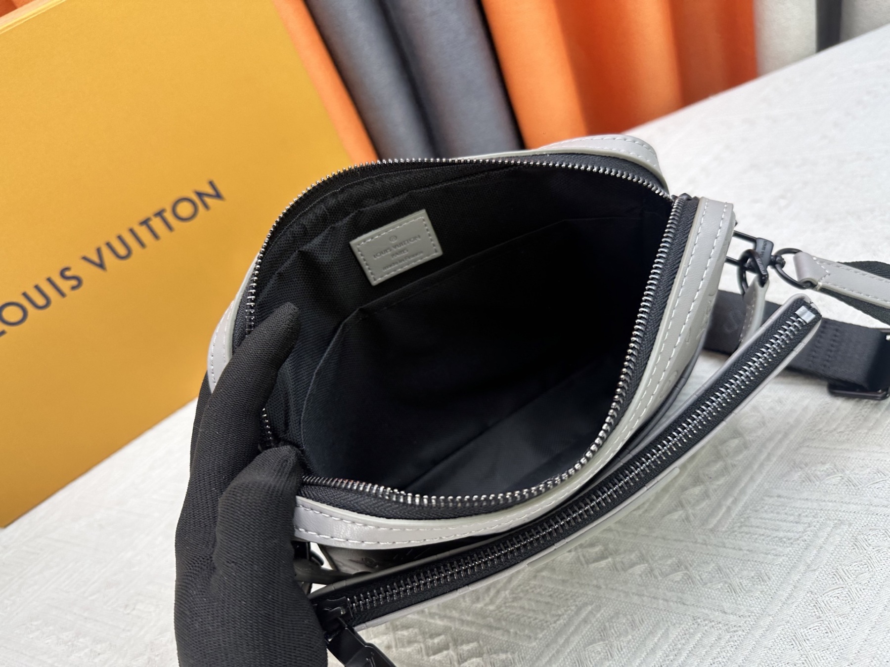 ルイ・ヴィトン「Louis Vuitton」新作 Trio メッセンジャーバッグ