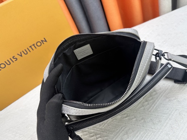 ルイ・ヴィトン「Louis Vuitton」新作 Trio メッセンジャーバッグ