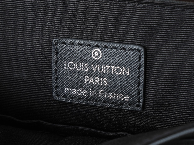ルイ・ヴィトン「Louis Vuitton」ディストリクト スモールメッセンジャーバッグ