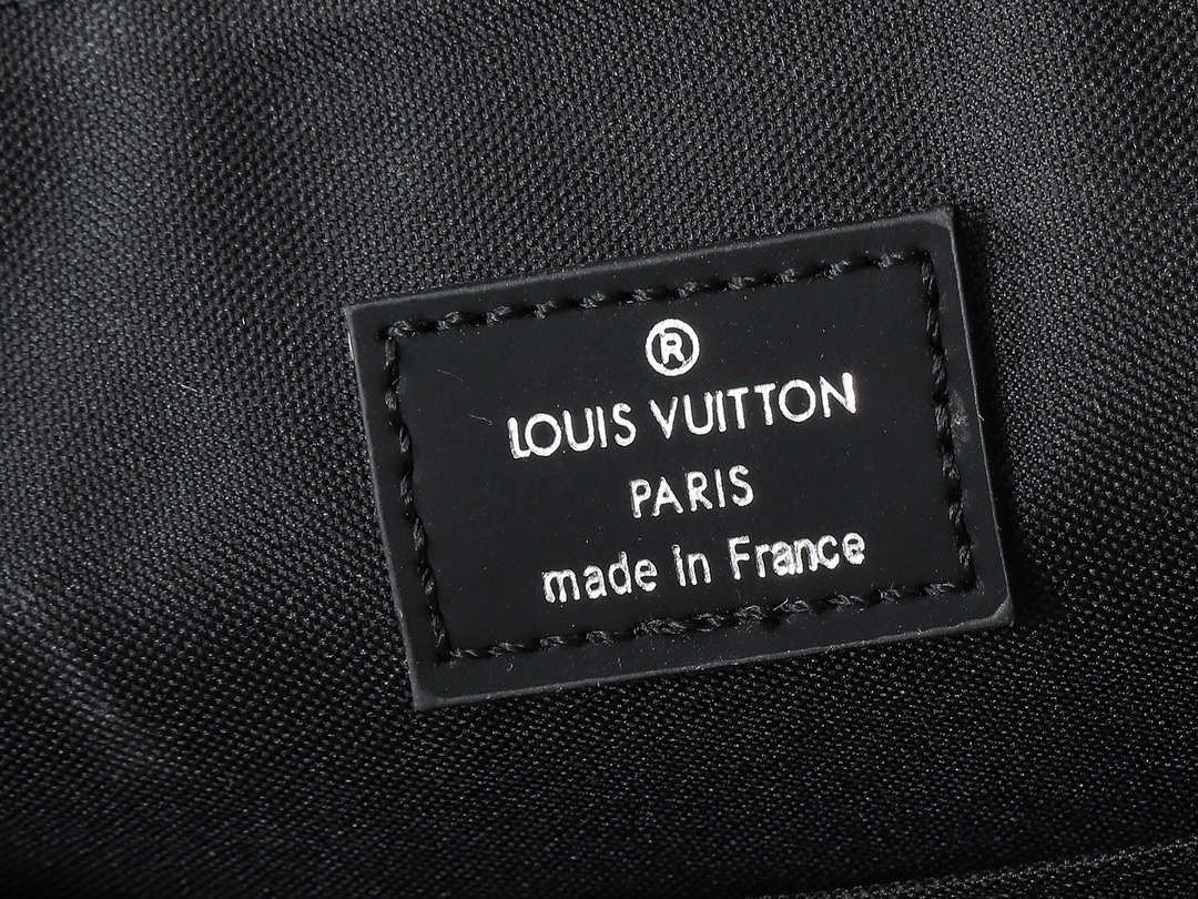ルイ・ヴィトン「Louis Vuitton」ディストリクト スモールメッセンジャーバッグ