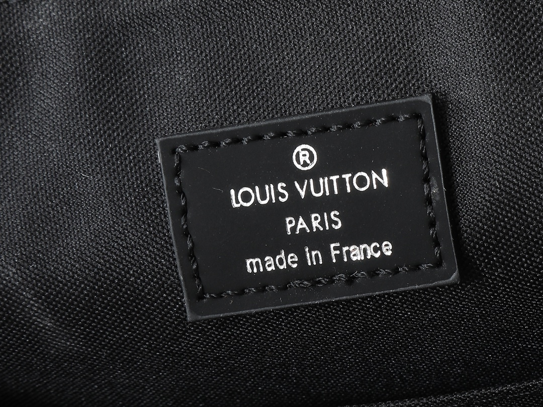 ルイ・ヴィトン「Louis Vuitton」ディストリクト スモールメッセンジャーバッグ