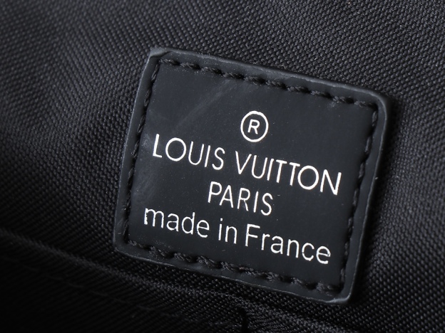 ルイ・ヴィトン「Louis Vuitton」ディストリクト スモールメッセンジャーバッグ