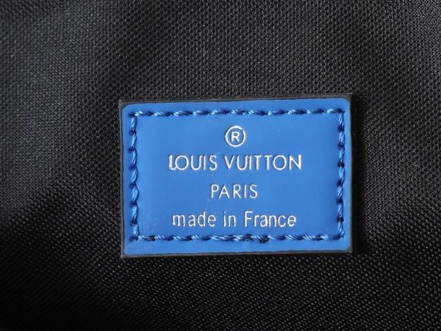 ルイ・ヴィトン「Louis Vuitton」ディストリクト スモールメッセンジャーバッグ