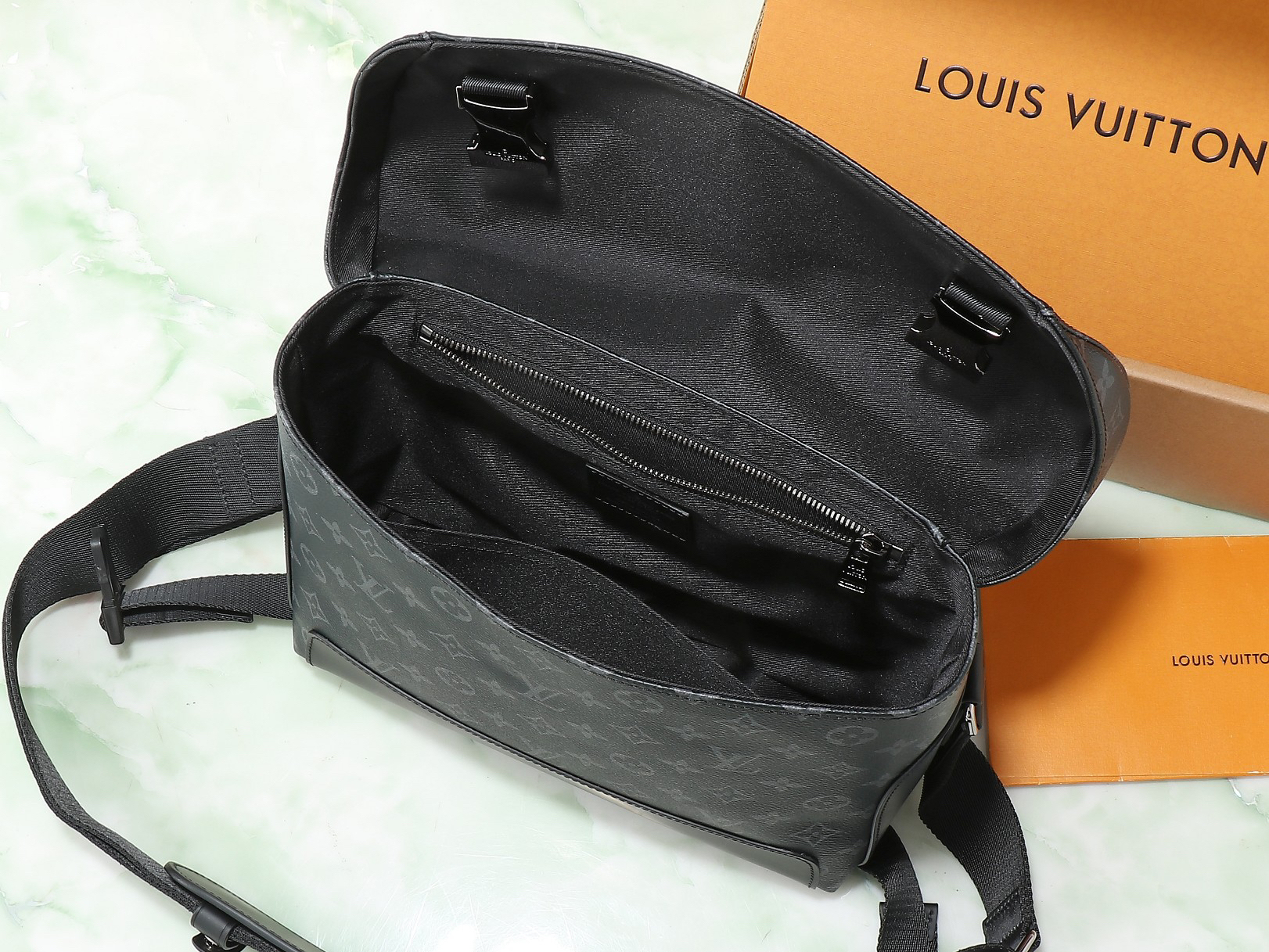 ルイ・ヴィトン「Louis Vuitton」ボード ミディアム メッセンジャーバッグ