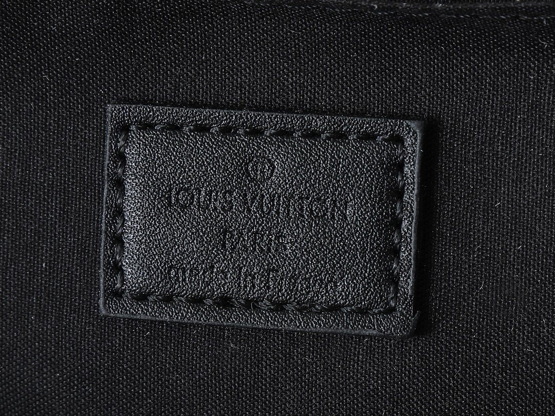 ルイ・ヴィトン「Louis Vuitton」S-Cape メッセンジャーバッグ