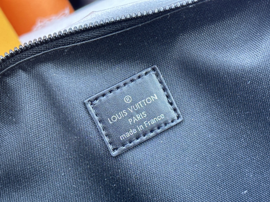 ルイ・ヴィトン「Louis Vuitton」Soft Trunk メッセンジャーバッグ