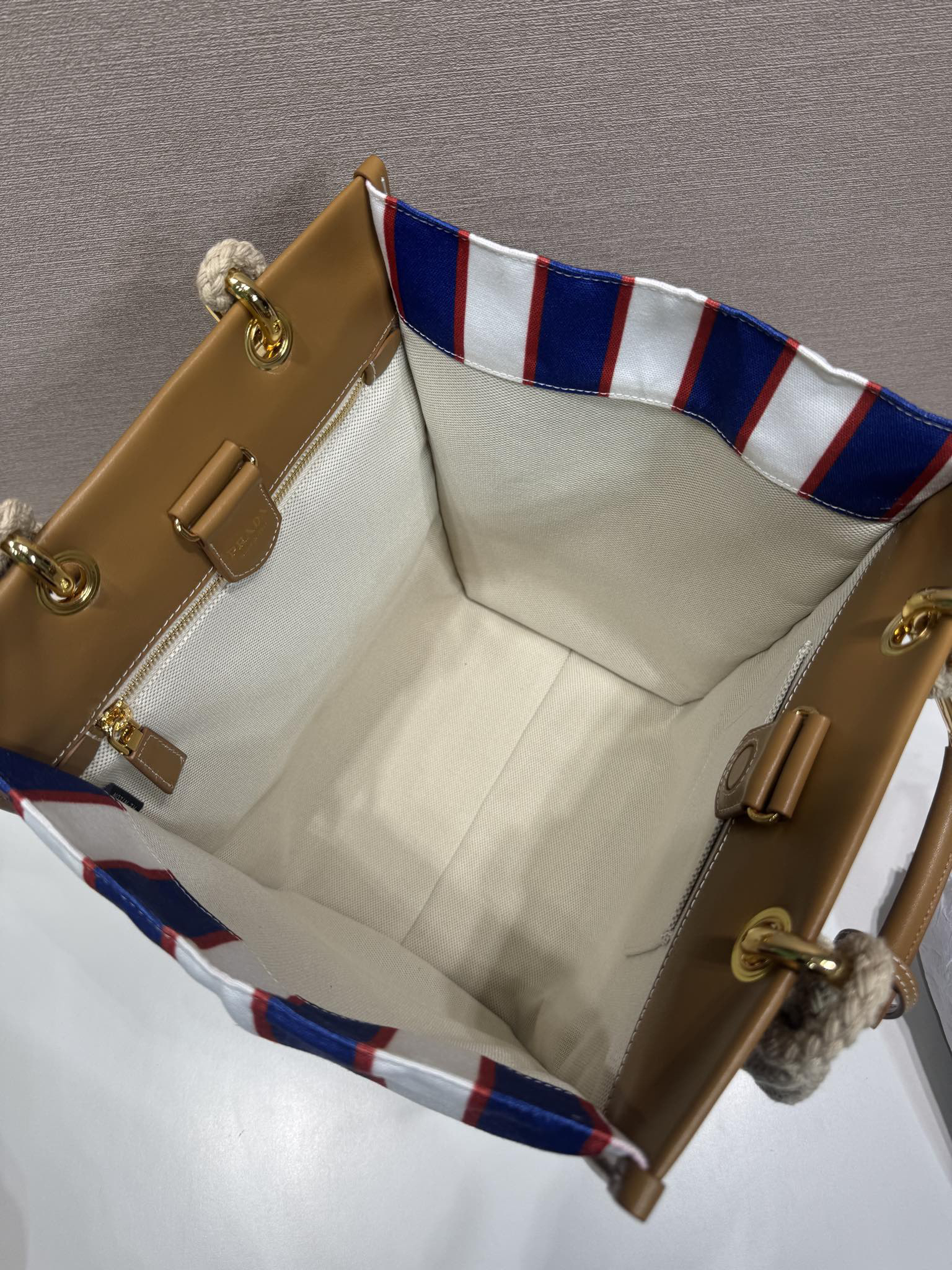 プラダ「Prada」キャンバス＆ストライプトートバッグ