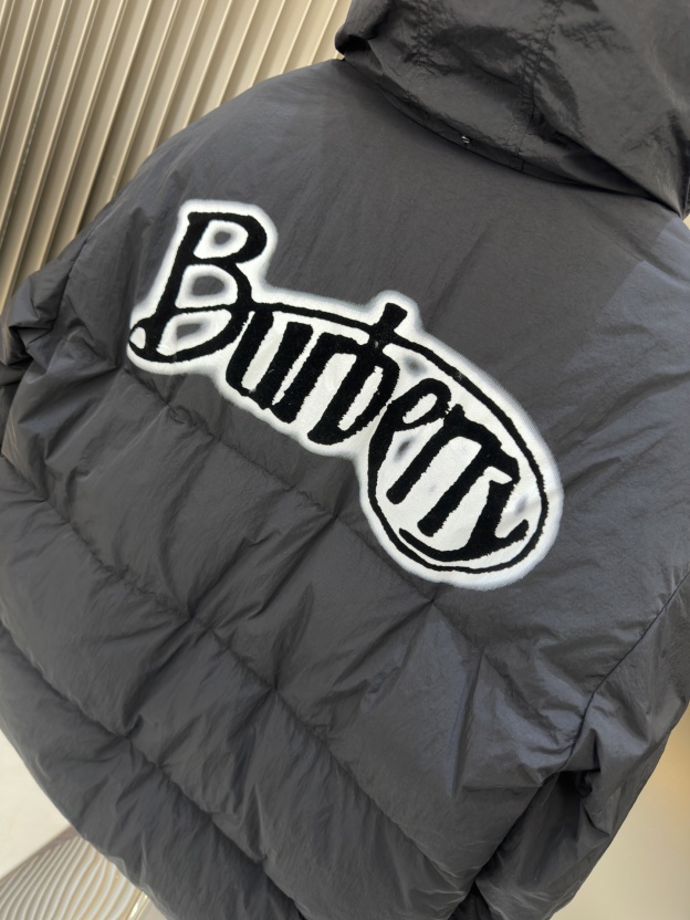 バーバリー「Burberry」25FW リバーシブル ダウンジャケット