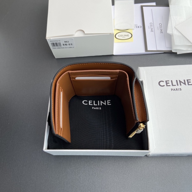 セリーヌ「Celine」TRIOMPHE レザーモノグラム ショートウォレット