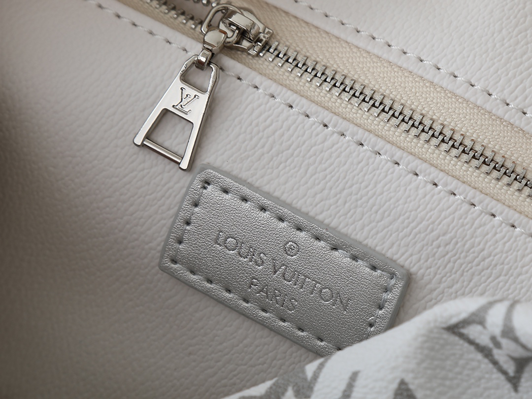 ルイ・ヴィトン LV SKI ポシェット･コスメティック GM