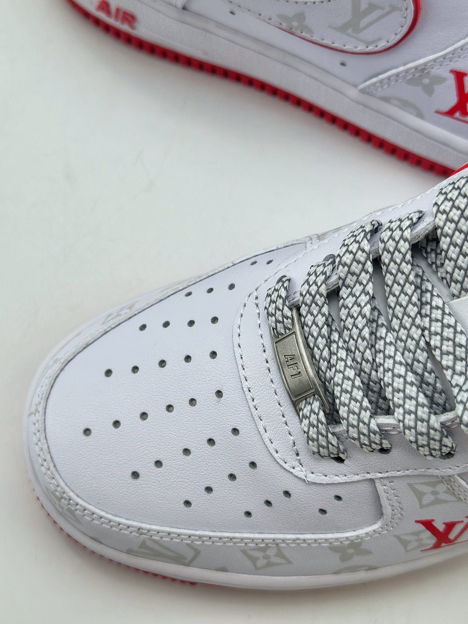 「コラボモデル」Louis Vuitton x Nike Air Force 1 Low スニーカー