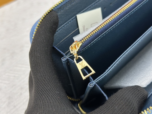 ルイ・ヴィトン ジッピー･ウォレット