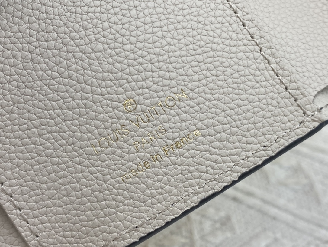 ルイ・ヴィトン ポルトフォイユ･ヴィクトリーヌ ウォレット