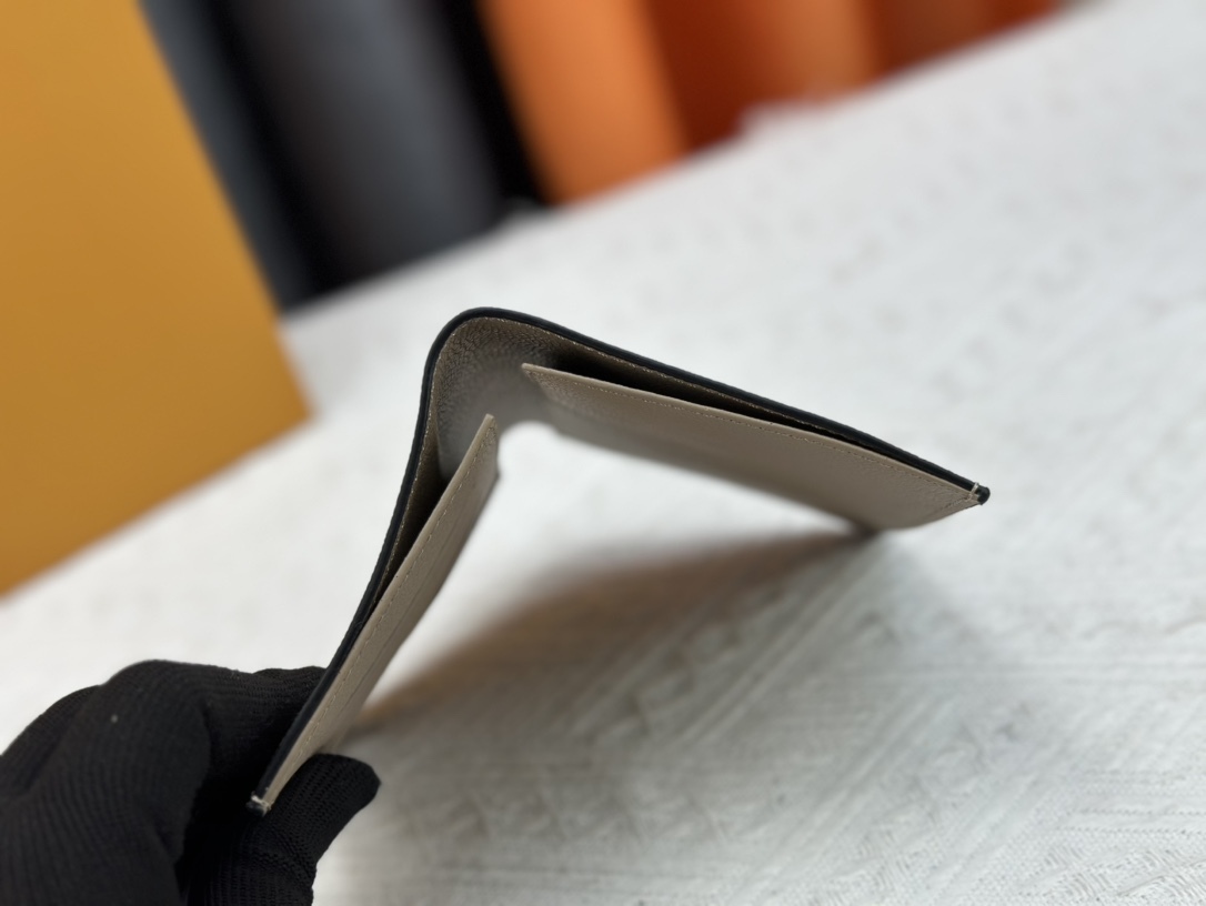 ルイ・ヴィトン パスポートカバー クーヴェルテュール･パスポール