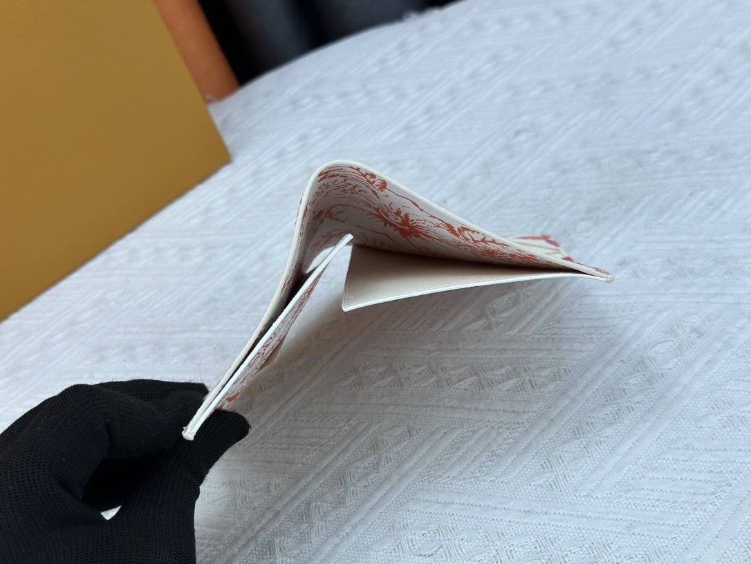 ルイ・ヴィトン パスポートカバー クーヴェルテュール･パスポール