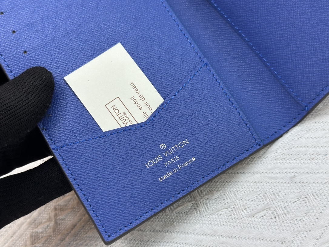 ルイ・ヴィトン パスポートカバー クーヴェルテュール･パスポール