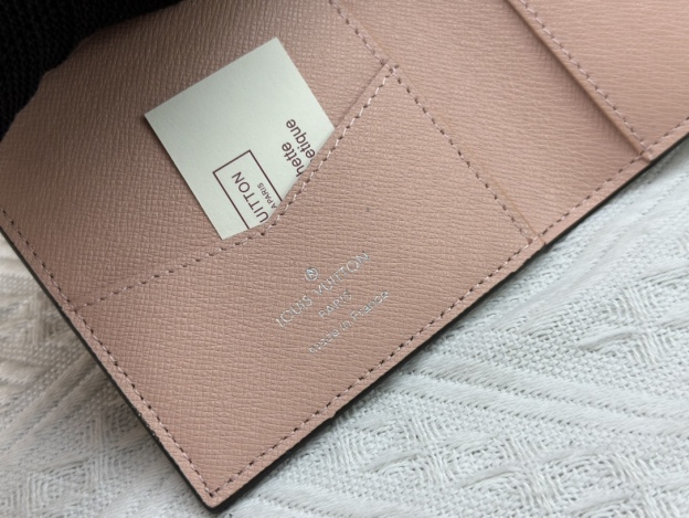 ルイ・ヴィトン パスポートカバー クーヴェルテュール･パスポール