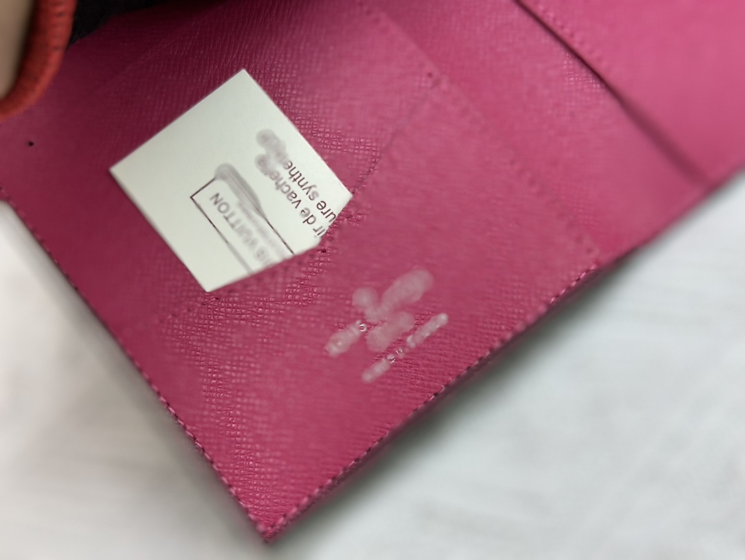 ルイ・ヴィトン パスポートカバー クーヴェルテュール･パスポール