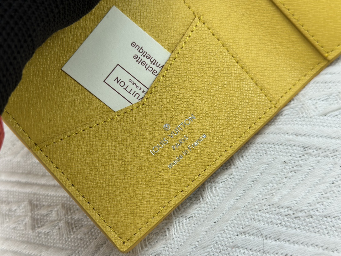 ルイ・ヴィトン パスポートカバー クーヴェルテュール･パスポール