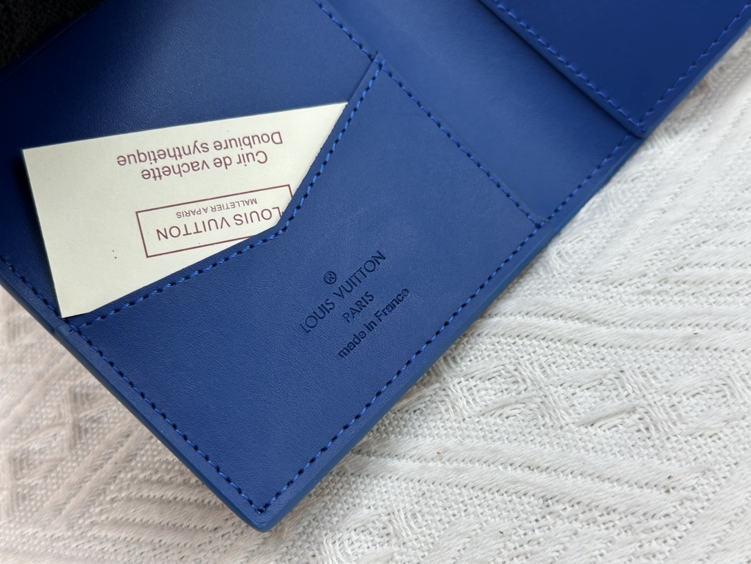 ルイ・ヴィトン パスポートカバー クーヴェルテュール･パスポール