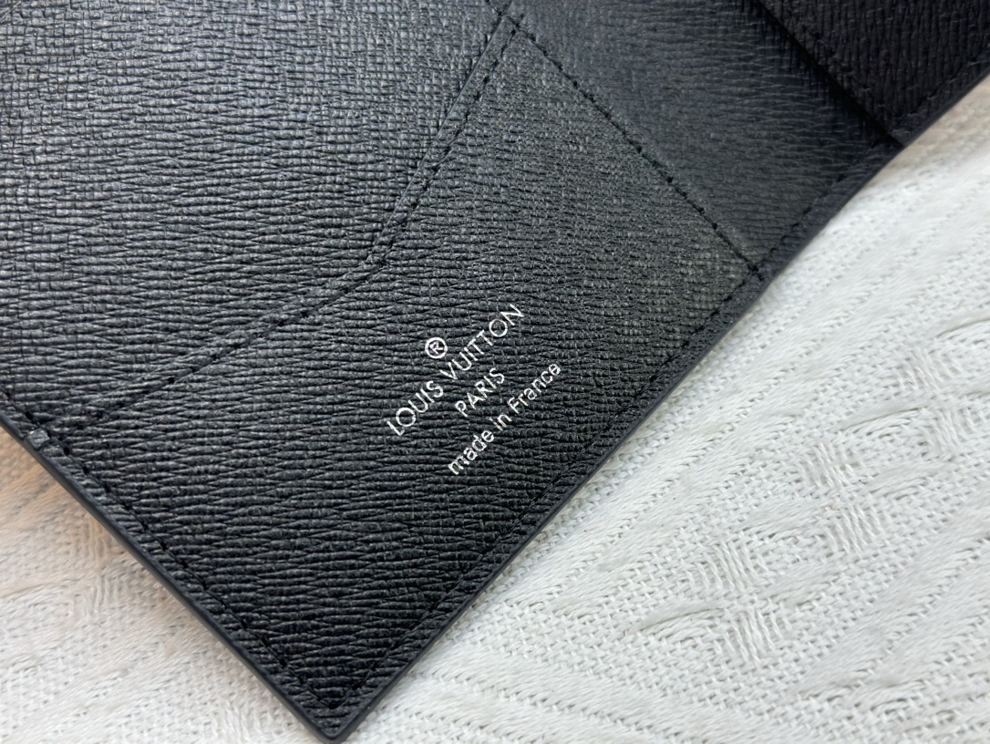 ルイ・ヴィトン パスポートカバー クーヴェルテュール･パスポール