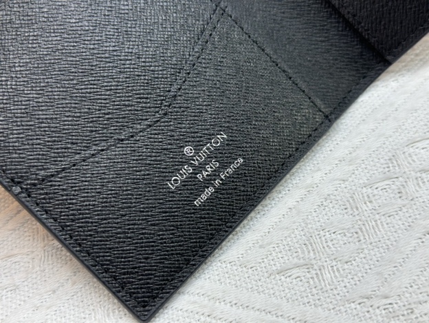 ルイ・ヴィトン パスポートカバー クーヴェルテュール･パスポール