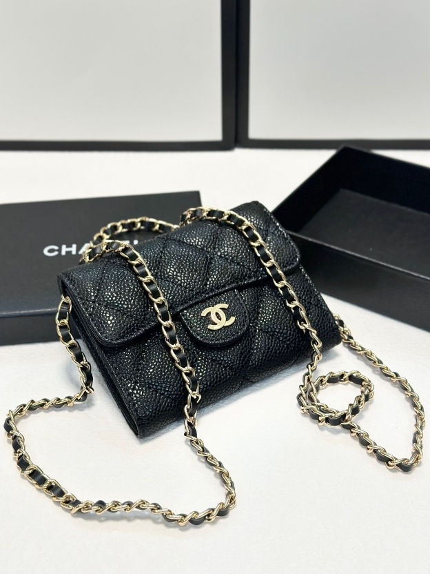 シャネル「Chanel」クラシックフラップ ウォレットオン チェーン キャビアレザー ショルダーバッグ