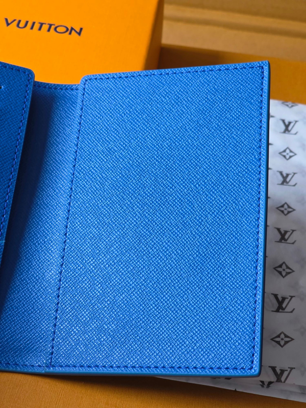 ルイ・ヴィトン パスポートカバー クーヴェルテュール･パスポール