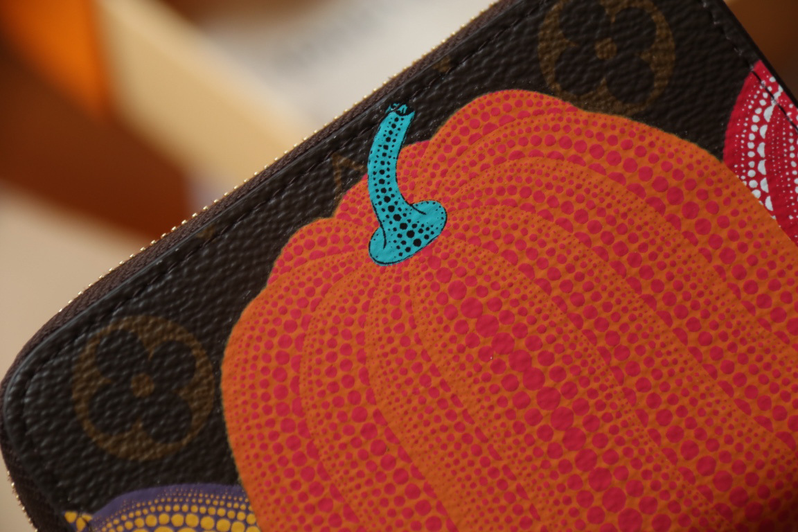 ルイ・ヴィトン「LV x TM」ジッピー･コイン パース