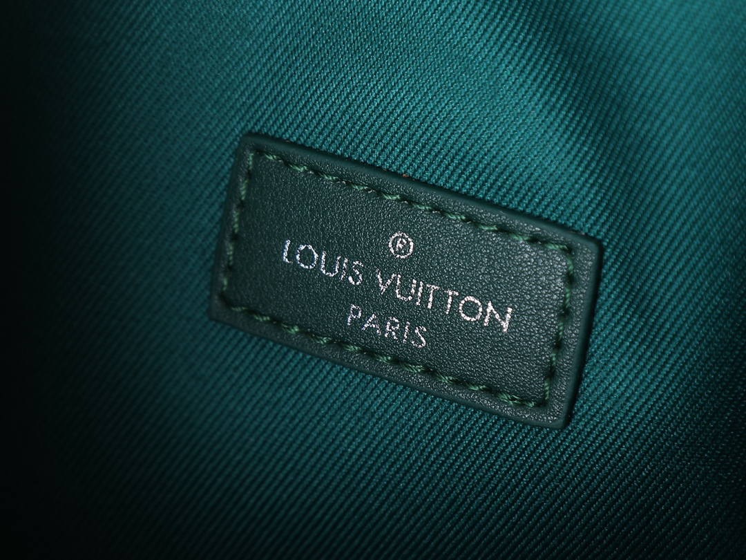 ルイ・ヴィトン「Louis Vuitton」ポシェット･ヴォワヤージュ スープル