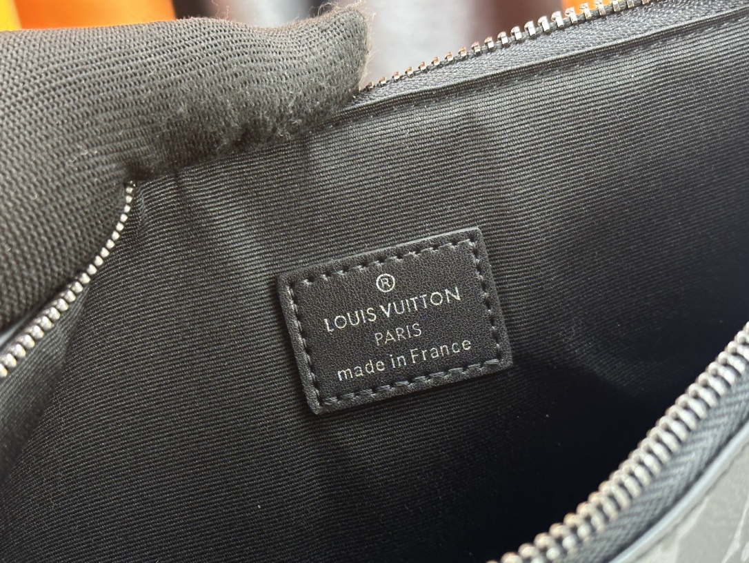 ルイ・ヴィトン「Louis Vuitton」テイクオフ･ポーチ