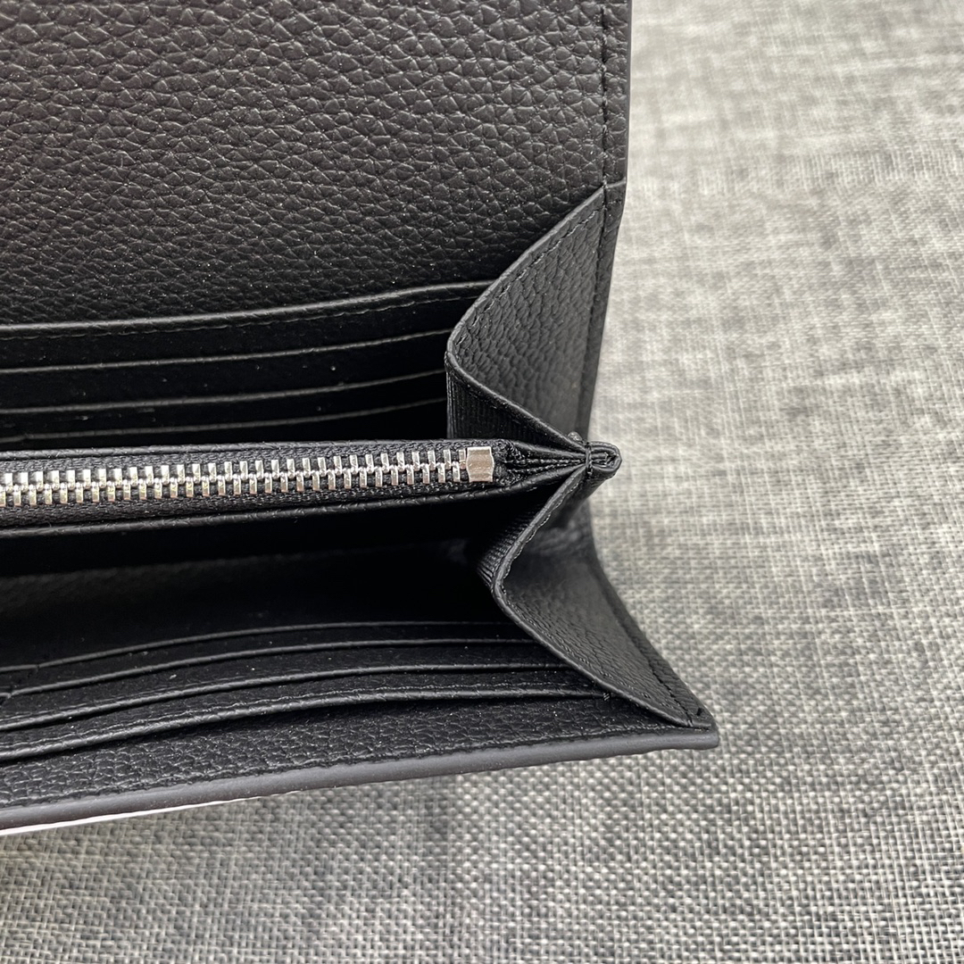 エルメス コンスタンス ウォレット「Constance Wallet」