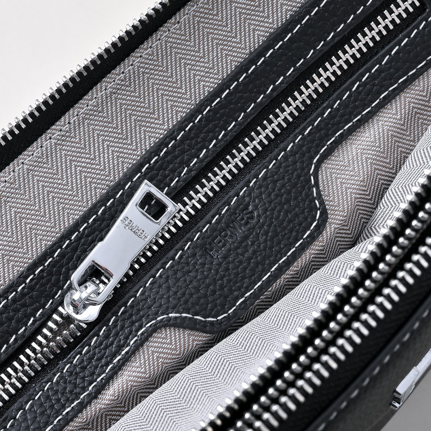 エルメス ダブルジッパー レザー クラッチバッグ