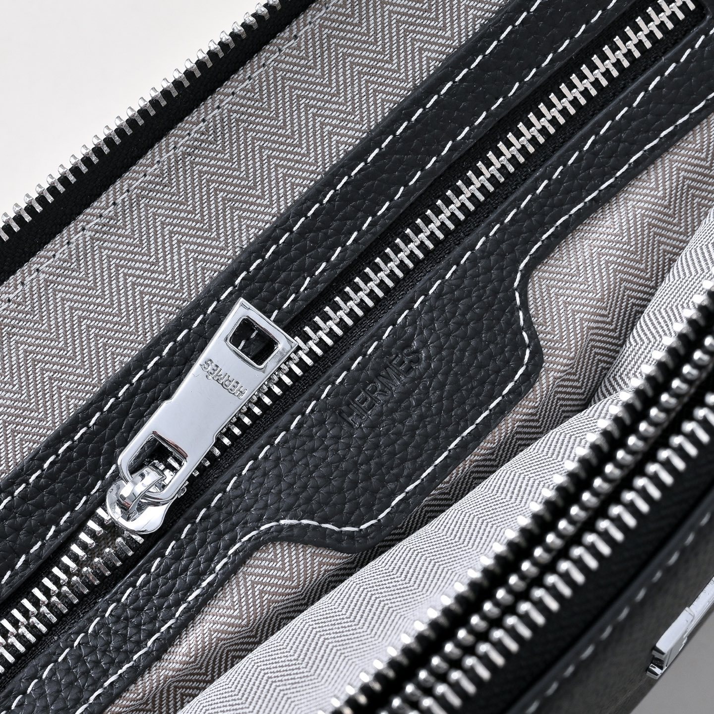 エルメス ダブルジッパー レザー クラッチバッグ