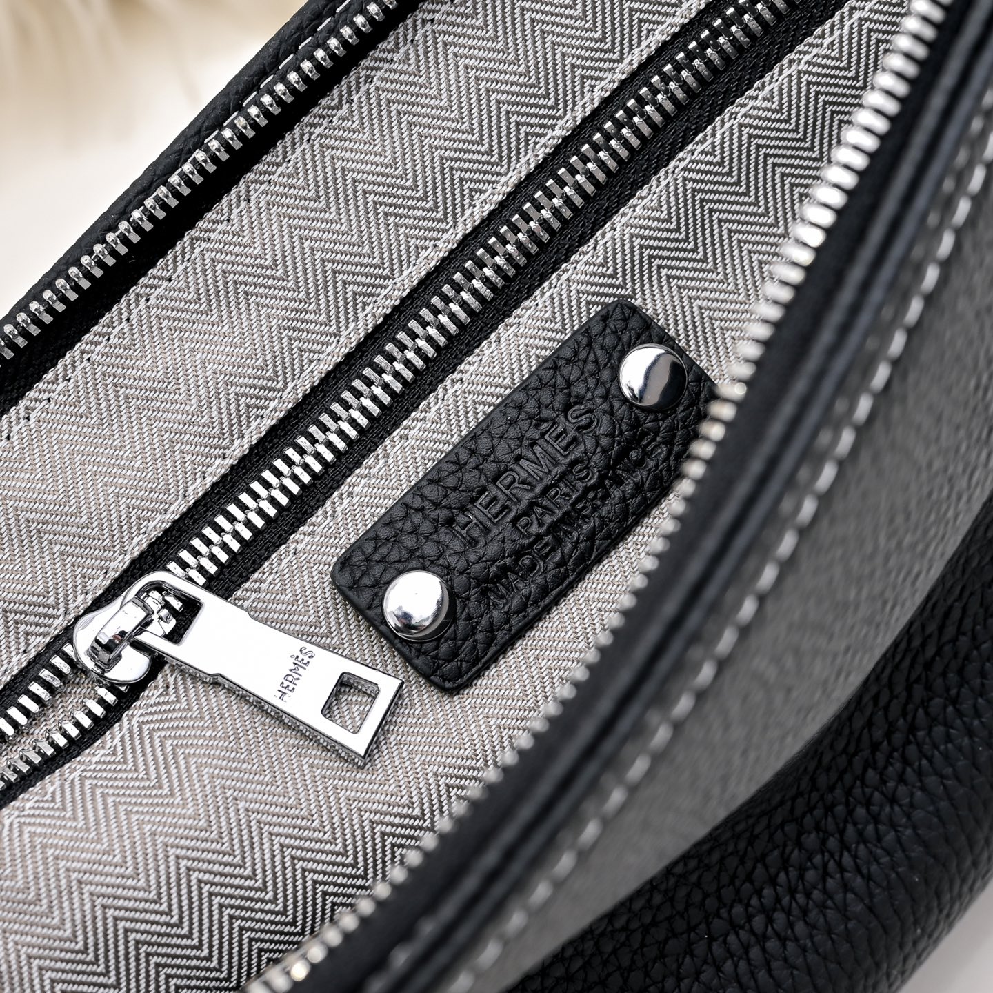 エルメス エヴリン ジップ レザー クラッチバッグ「Evelyne Clutch」