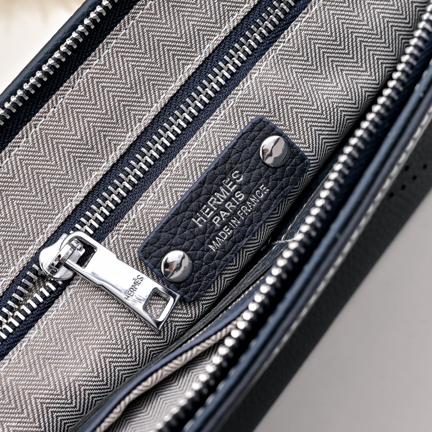 エルメス エヴリン ジップ レザー クラッチバッグ「Evelyne Clutch」
